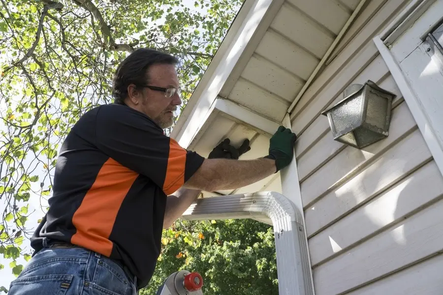 How Siding Installation Affects Gutter Performance in Oakwood, OH