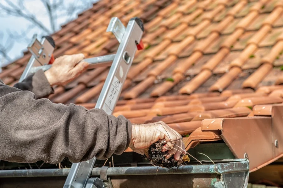 Why Regular Gutter Cleaning Prevents Home Water Damage Oakwood, OH